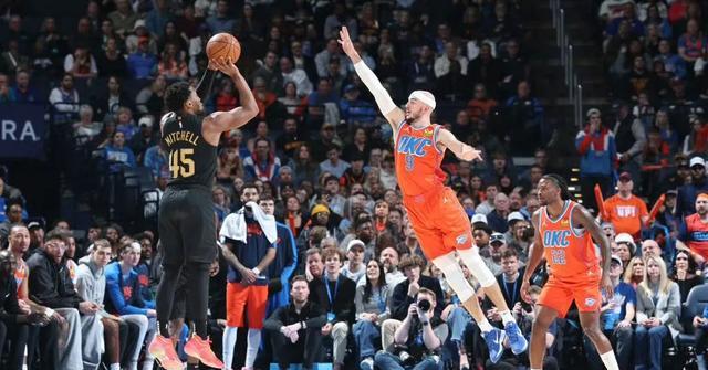 欧洲国际比赛激烈较量，双方火花四溅()  第1张